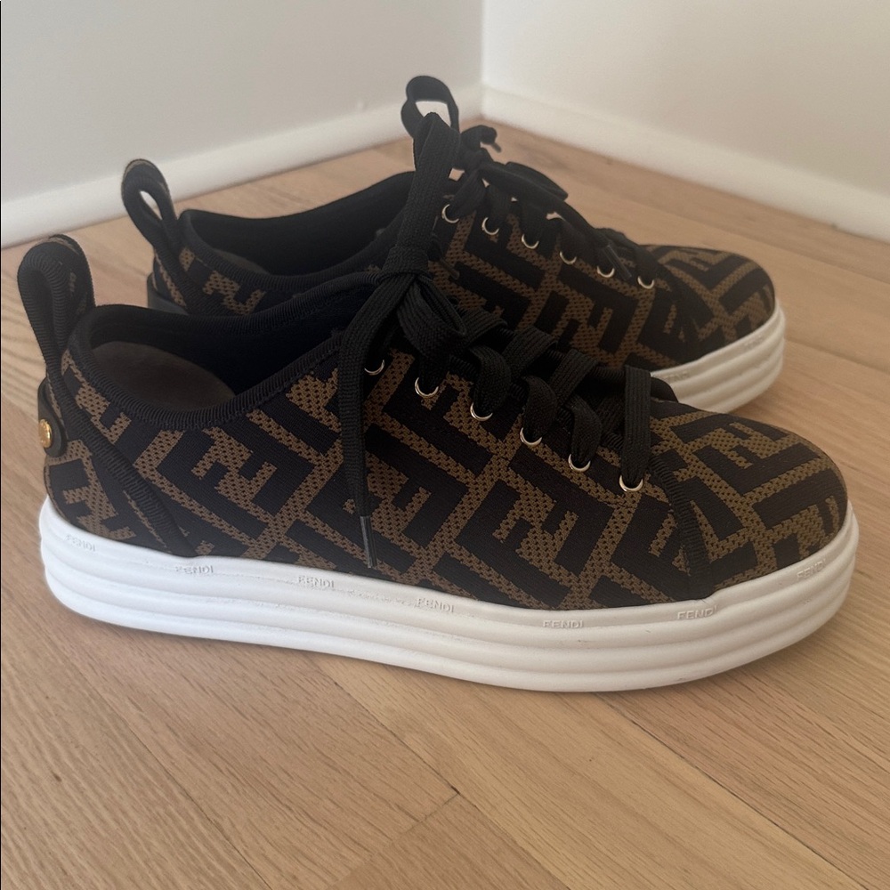 Fendi logo designer women’s platform sneakers 38.5
